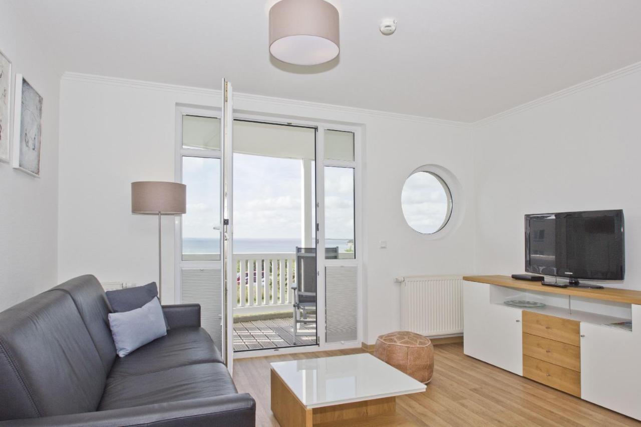 Meeresblick Fewo 14: Seaside Retreat with Balcony and Spa Access Goehren  Exterior photo