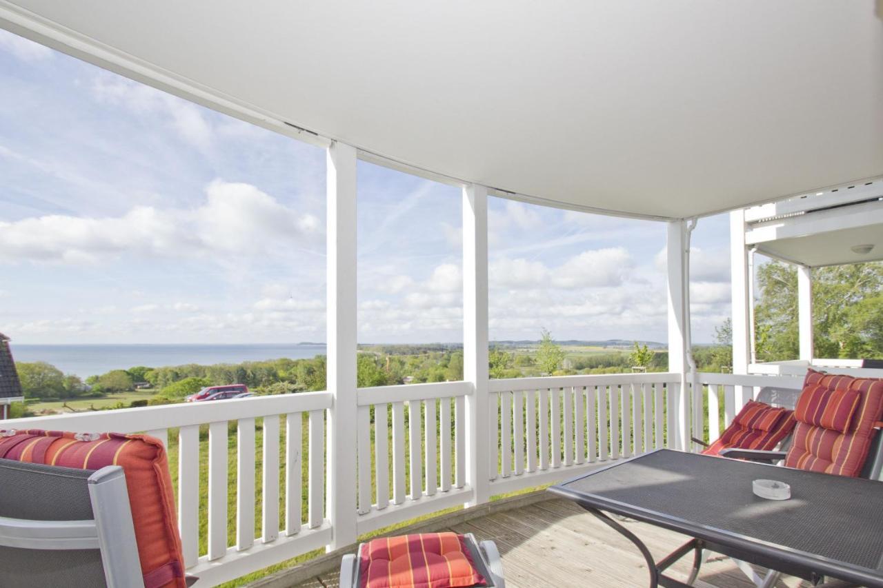 Meeresblick Fewo 14: Seaside Retreat with Balcony and Spa Access Goehren  Exterior photo