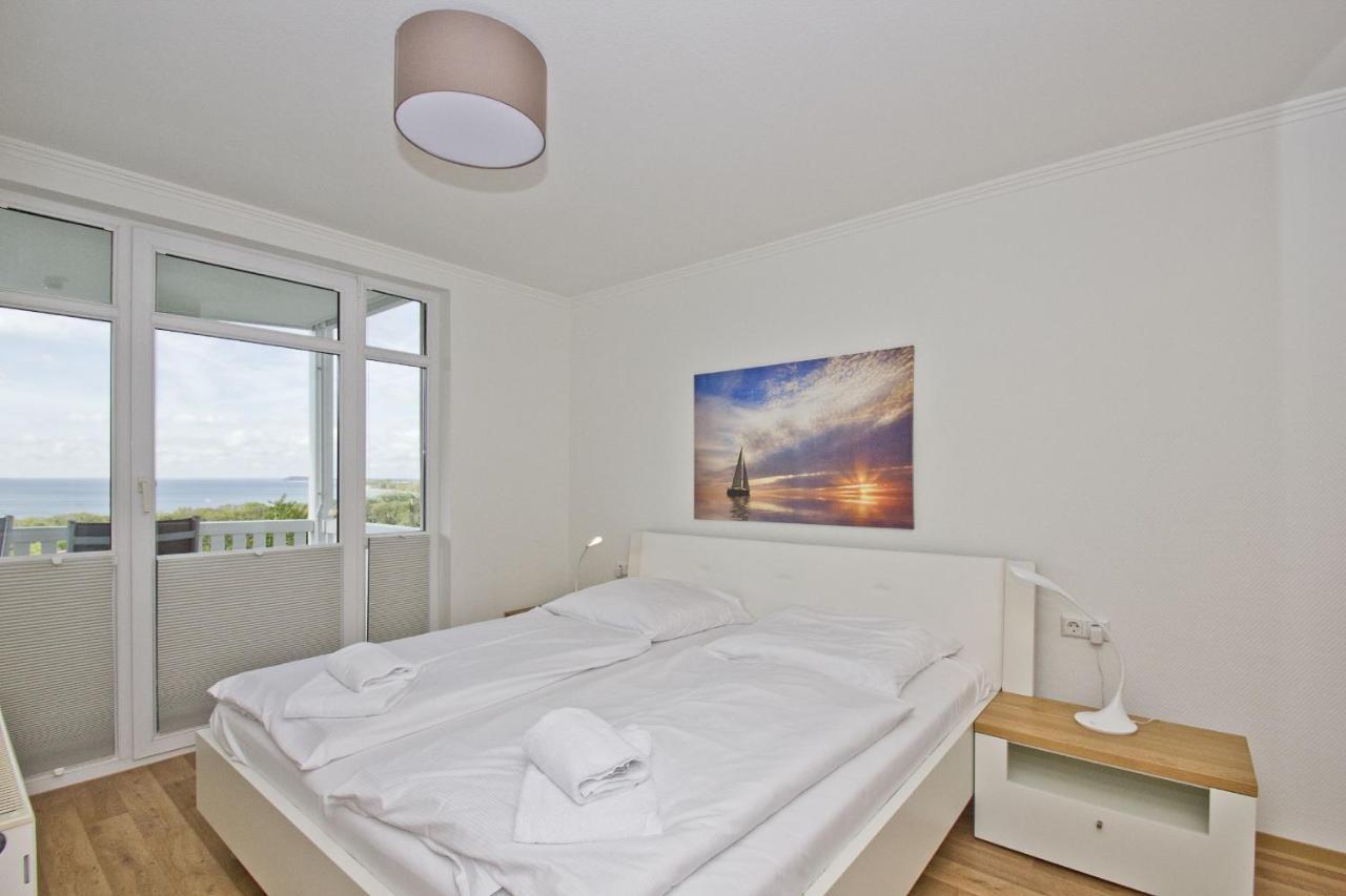 Meeresblick Fewo 14: Seaside Retreat with Balcony and Spa Access Goehren  Exterior photo